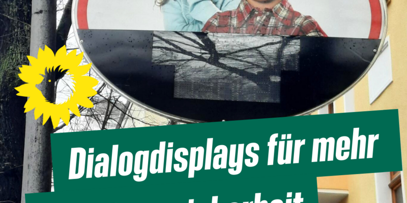 Dialogdisplay, darauf ein Junge und ein Mädchen