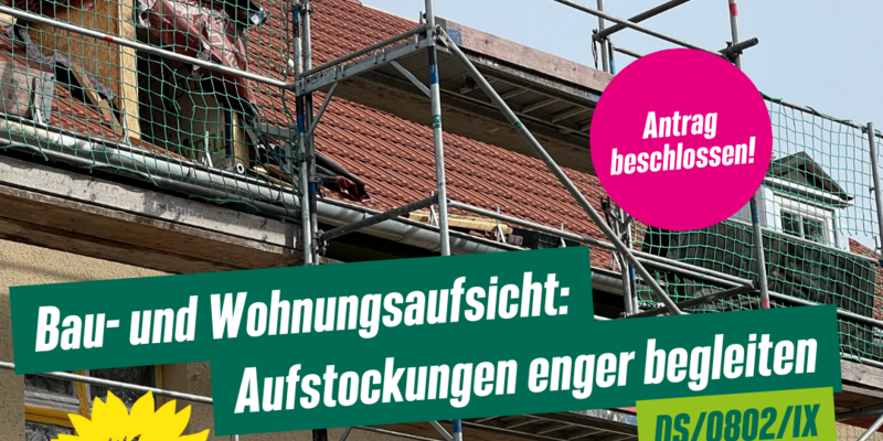Eingerüsteter Dachstuhl, der aufgestockt wird